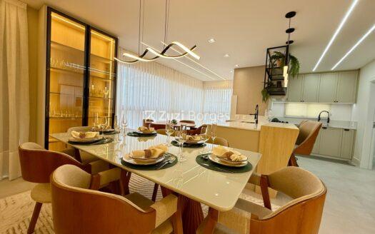 Apartamento com 3 quartos e 131m² à venda em Meia Praia, Itapema.